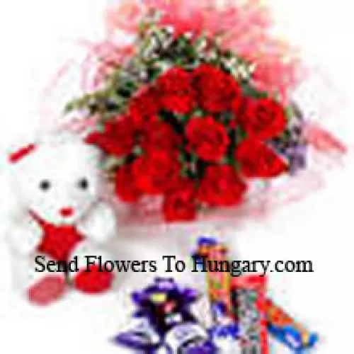 Букет из 11 красных роз с разнообразным шоколадом и милым мишкой