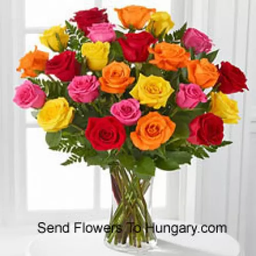 25 Rose Colorate Miste con Riempitivi Stagionali in un Vaso di Vetro